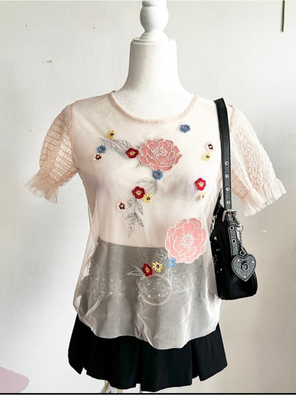 Hippie Laundry. M Embroidered Mesh Top